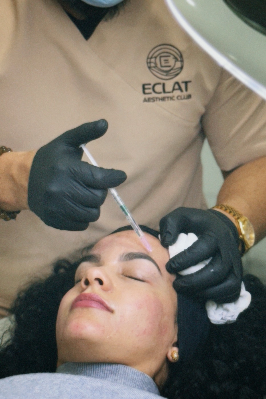 Aesthetic facial injection treatment at ECLAT Aesthetic Club